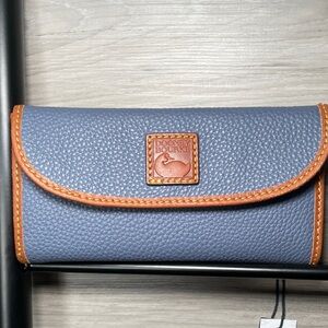 NWT- Dooney & Bourke Duck Logo Pebble Leather Continental Clutch, Steel Blue